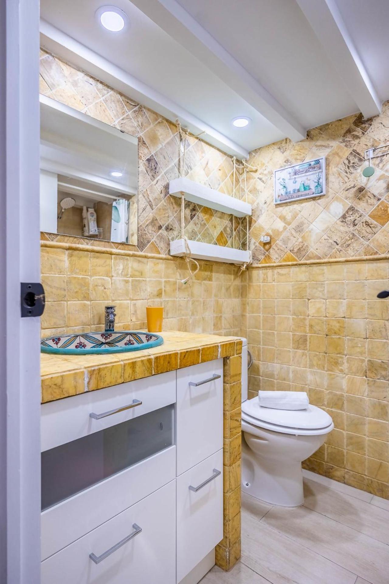 Comfy Away - Estudio En Patio De Vecinos En Las Setas Seville Exterior photo